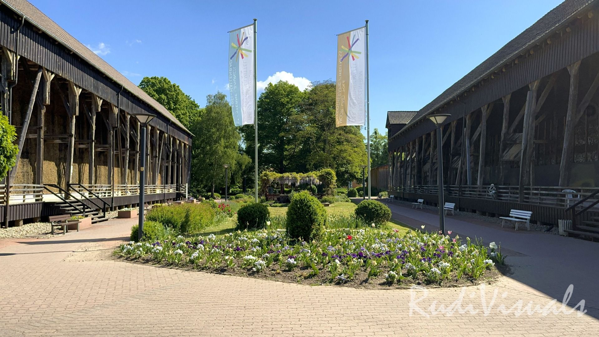 Kurpark Bad Salzdetfurth, Salinen